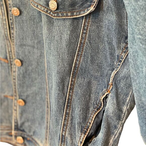 Chili’s Sz M Blue Denim HandPainted Mickey Mouse Artwork Jean Jacket - Picture 4 of 6